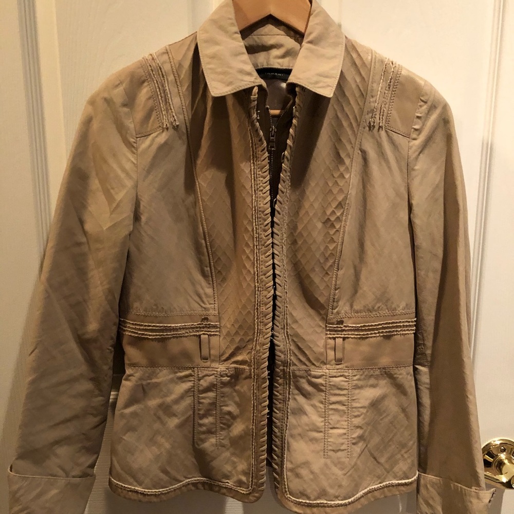 Elie Tahari tan jacket s6
